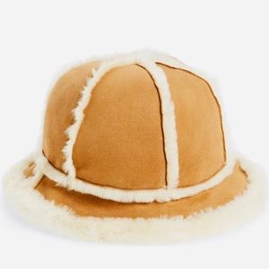 UGG- Women’s Shearling Bucket Hat in Chestnut, Size L/XL